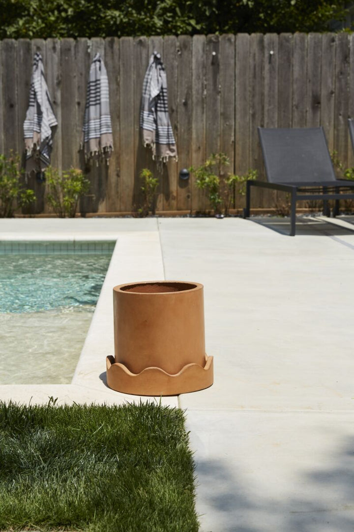 Concrete Pot with Wavy Saucer