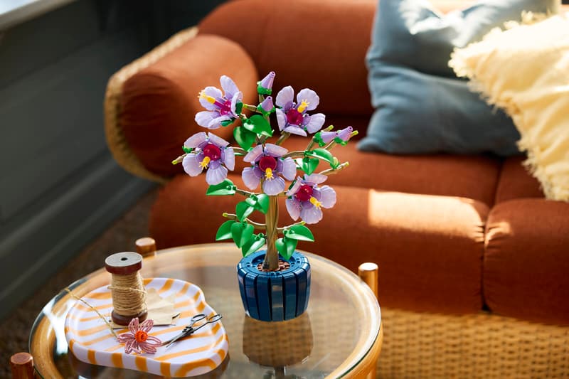 LEGO Hibiscus Botanical Collection