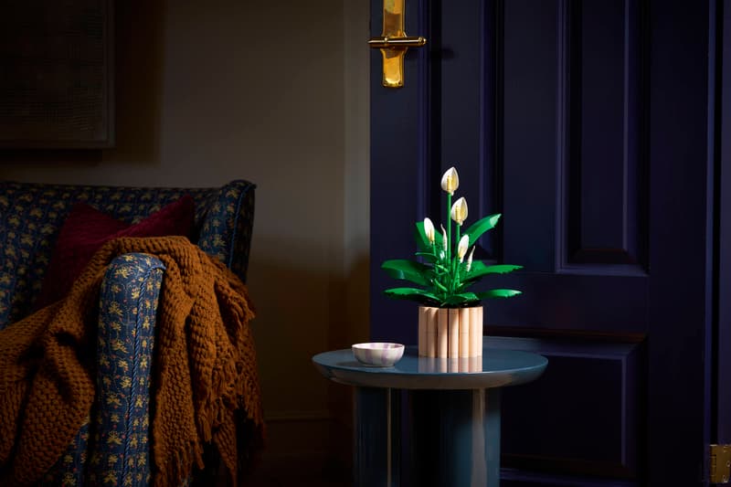LEGO Peace Lily Botanical Collection