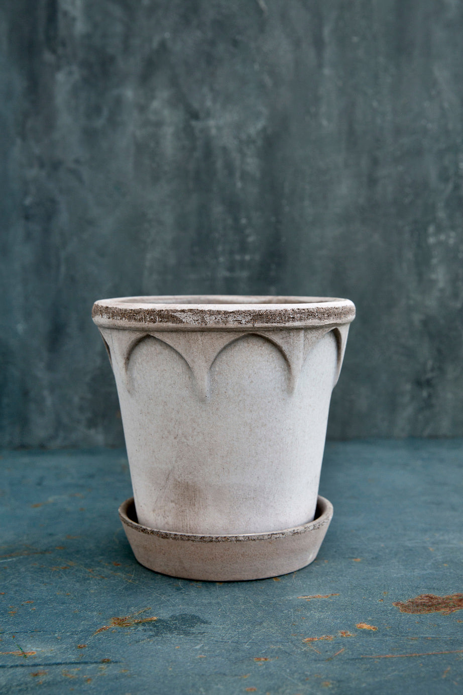 gigadgets plant pot Bergs Castle Pot – The Old Yew Plant Shop